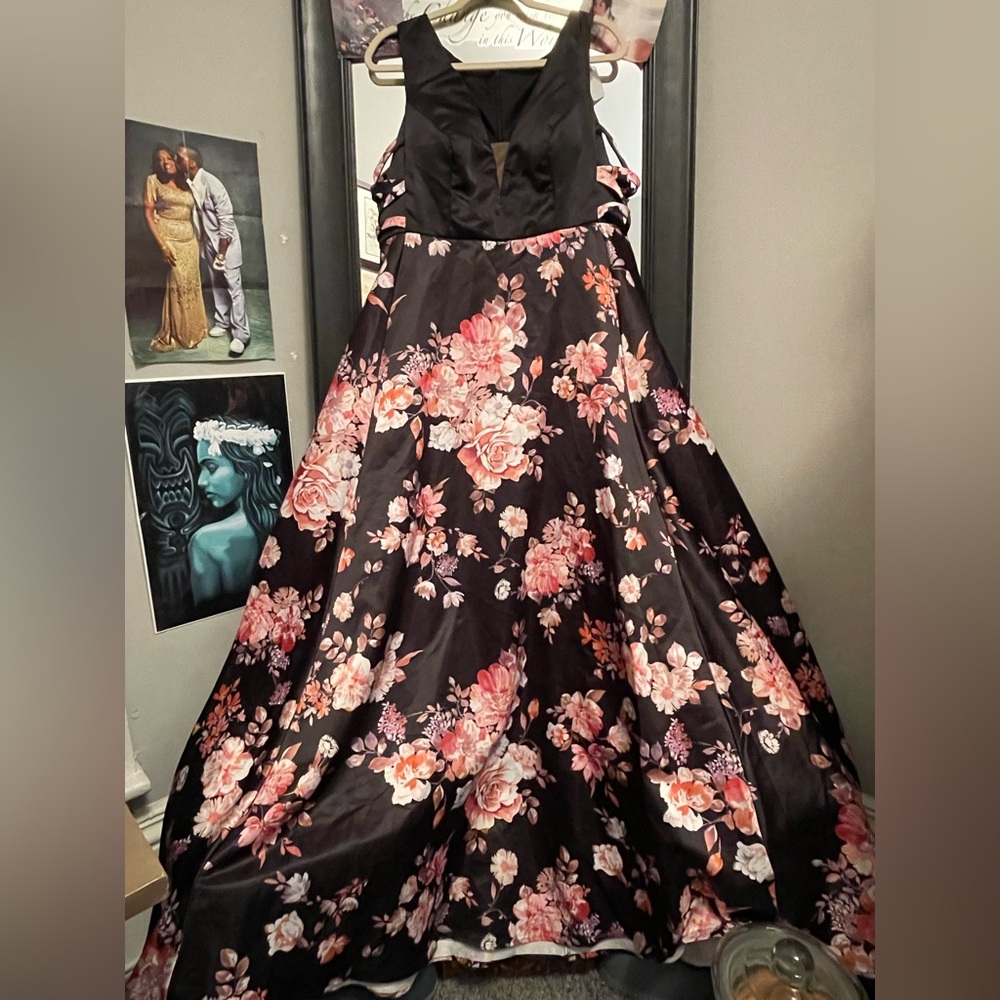 2XL (snug fit) SHEIN Black and Pink Floral Women’s  Dress